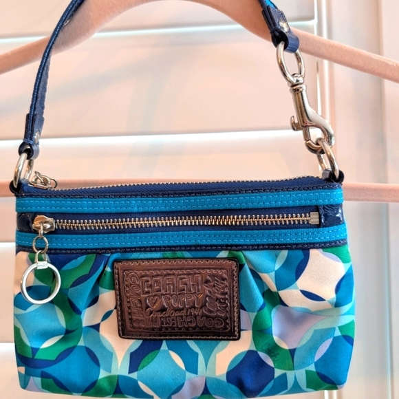 Coach Poppy Wristlet/Small Purse - Picture 2 of 12